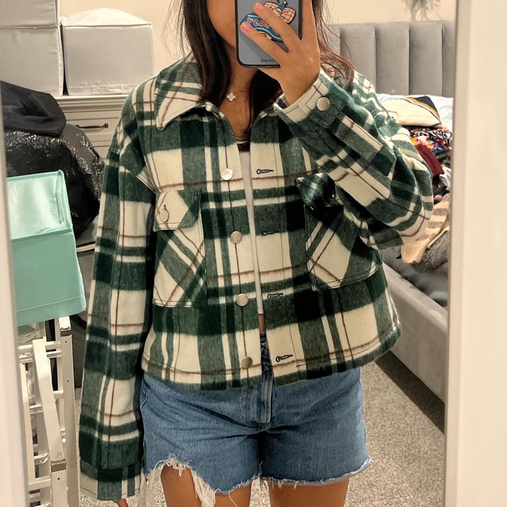 ZARA cropped plaid flannel SHACKET JACKET